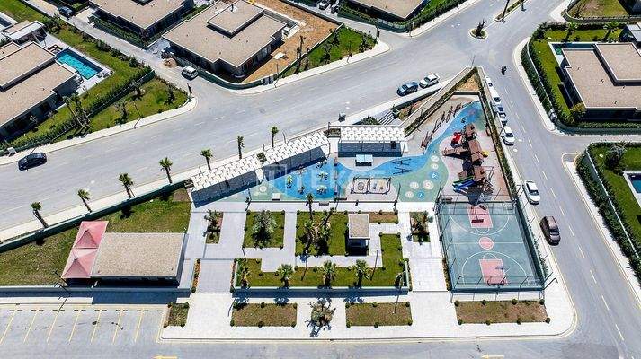 Detached Villas with Pools in Büyükçekmece İstanbul