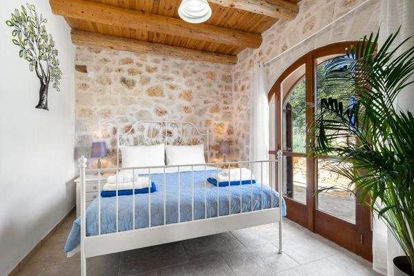 Kreta, Melidoni: Kretisches Steinhaus mit Swimmingpool zu verkaufen