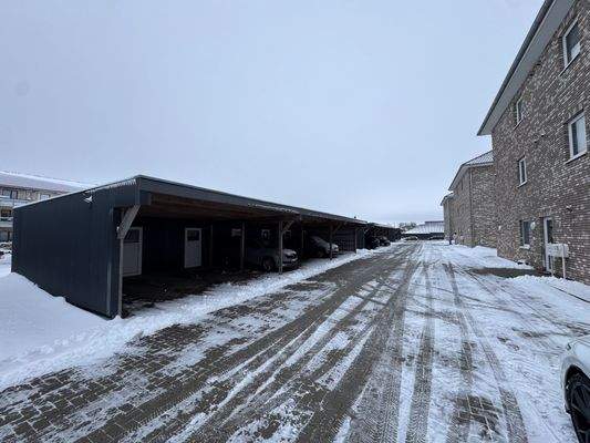 Carport mit Schuppen