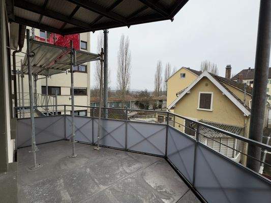 Balkon mit Blick in die Schweiz