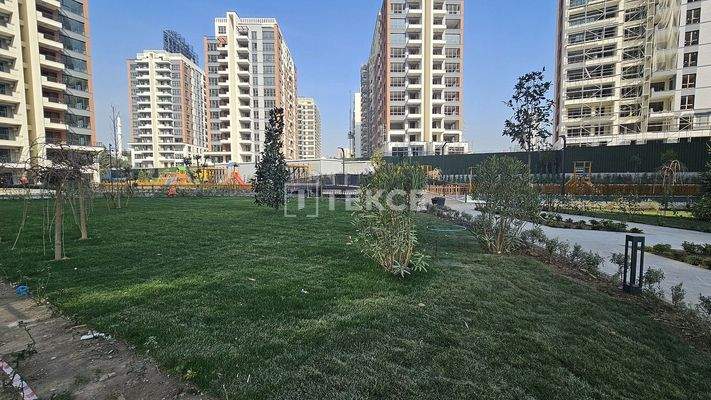 Apartments Near D-100 Highway and Metro in Istanbul Kartal