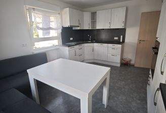 Einbauküche mit Essbereich