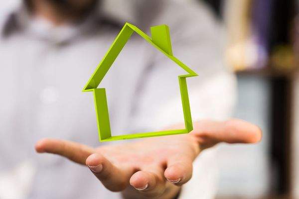 Traumhaus in deiner Hand.jpeg