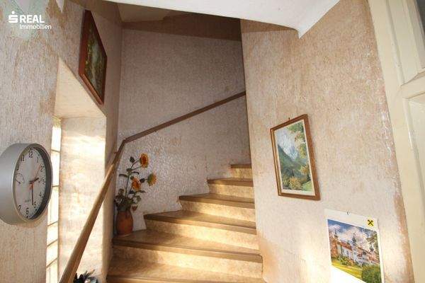 Stiegenaufgang ins OG