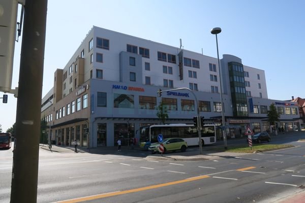 077.02-Straßenansicht gegenüber