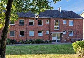 Blick auf das Mehrfamilienhaus