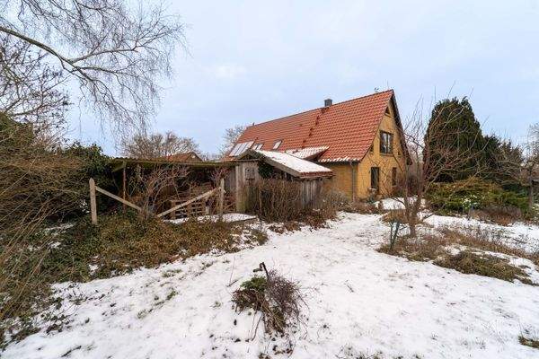 Außenansicht + Garten