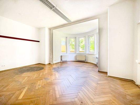 Der stilvolle Erker mit Blick ins Grüne