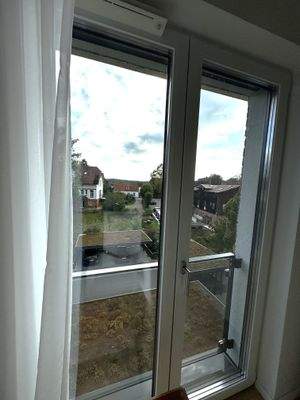 Blick auf die Gründächer der Carportanlage