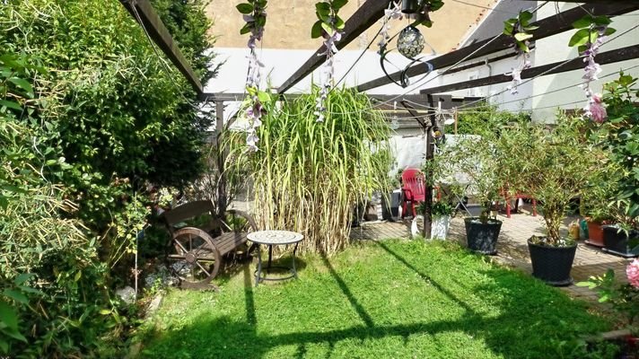 Garten mit Wäscheleine