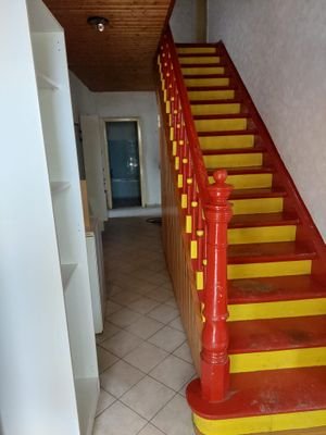 Treppe zum OG 2.jpg