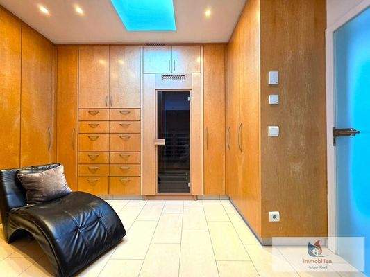 Ruheraum mit Infrarotkabine