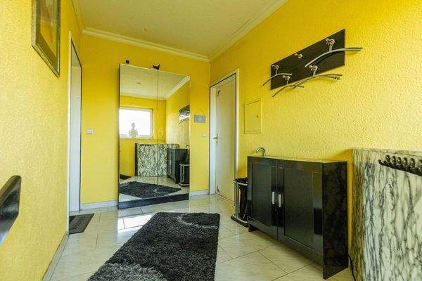 Flur Eingang Links u. Rechts