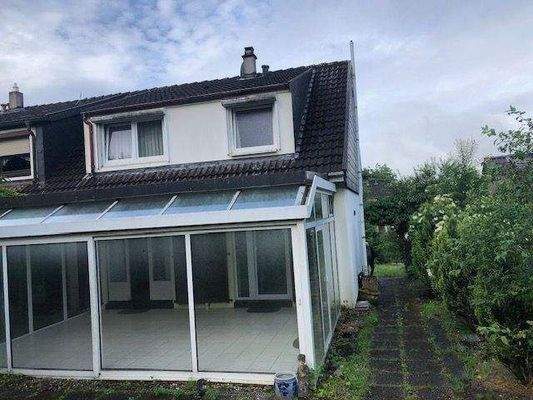 Rückansicht mit Wintergarten