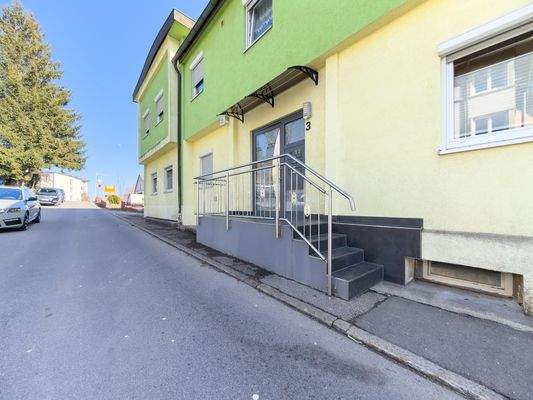 12 Hauseingang EG
