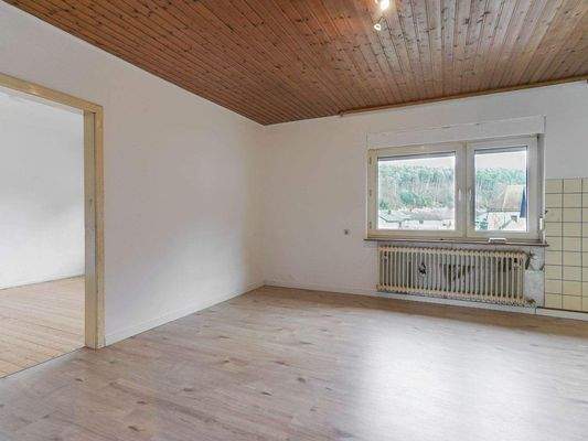 Zimmer 2+3, ggf. 2 Küche mit Esszimmer oder Eltern-Schlafzimmer mit Ankleide