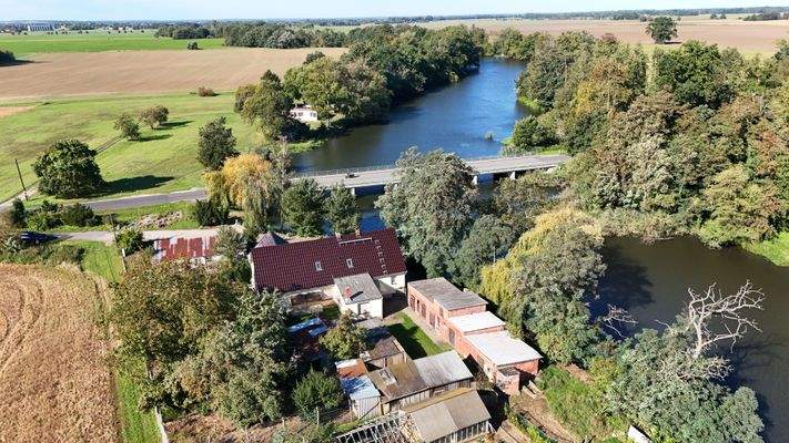 Drohnenaufnahme mit Blick Richtung Westen