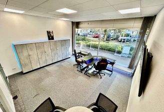 Büro 12: Platin-Premium 19 qm