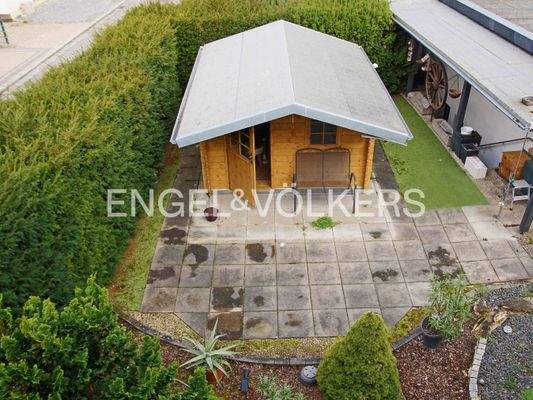 Blick in den Garten vom Balkon im OG