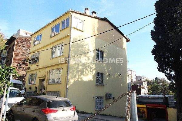 Spacious 3-Bedroom Flat Near the Bosphorus