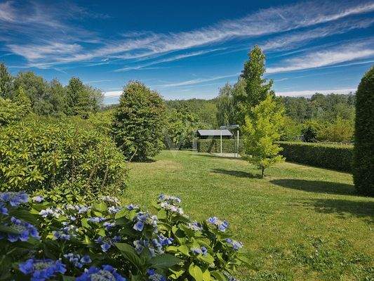 Großzügiges Gartenparadies