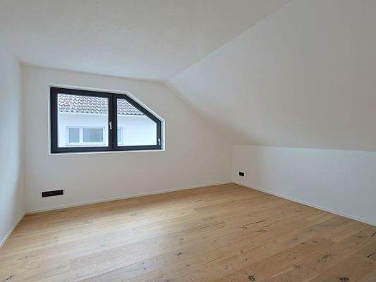 Geräumiges Schlafzimmer