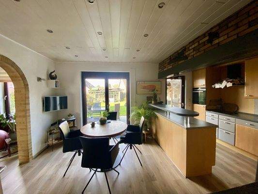 9) Essbereich, Küche