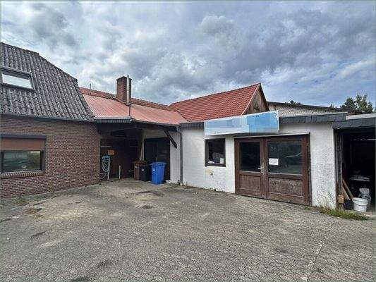 Hof und Eingang Gewerbeeinheit