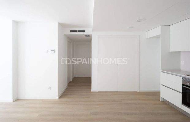 Sustainable Flats in a Complex with Pool in Barcelona Terrassa