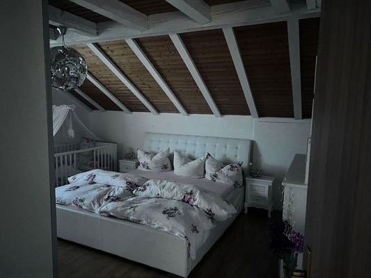 Schlafzimmer Eltern