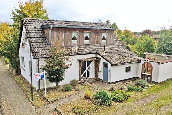 Straßenansicht EIngang