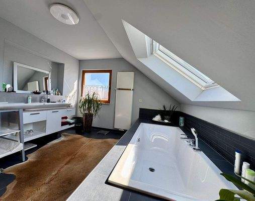 Badezimmer im Obergeschoss