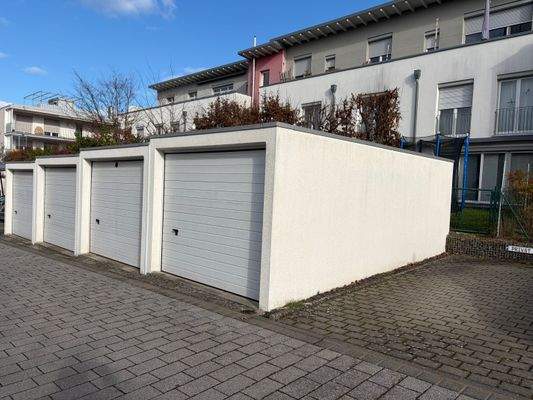 Garage 2. von rechts