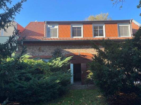 Remise mit weiteren Zimmern 