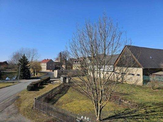 Die Grundstücksgrenze ist die Hecke