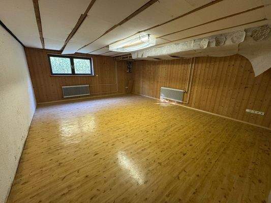 Kellerraum beheizt Teilausgebaut