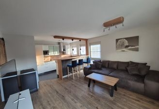 Wohnzimmer mit  offener Küche