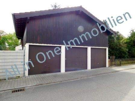 Straßenansicht Garage