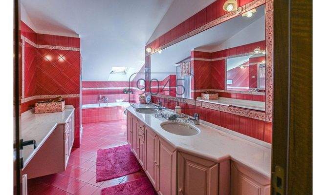 Elegante Villa mit Meerblick in der bezaubernden Hügellandschaft der Marken