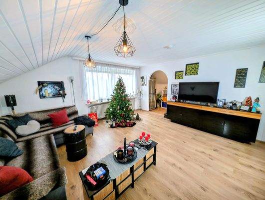 Wohnzimmer der Wohnung im Dachgeschoss