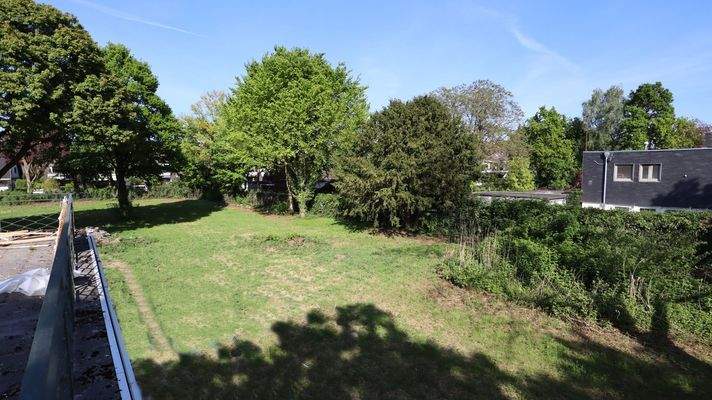 Blick auf Grundstücksfläche H