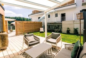 Entzückender Garten mit Terrasse