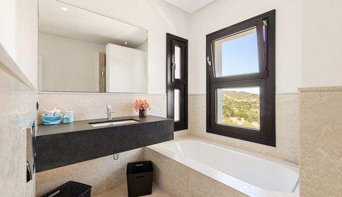 Photo: Villa in Marbella East