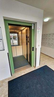 Personenaufzug = &quot;Fahrstuhl&quot;