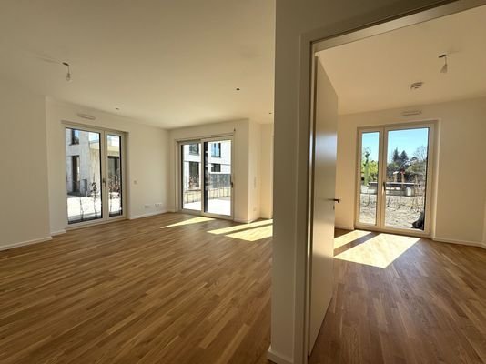 Wohnzimmer, kleines Schlafzimmer