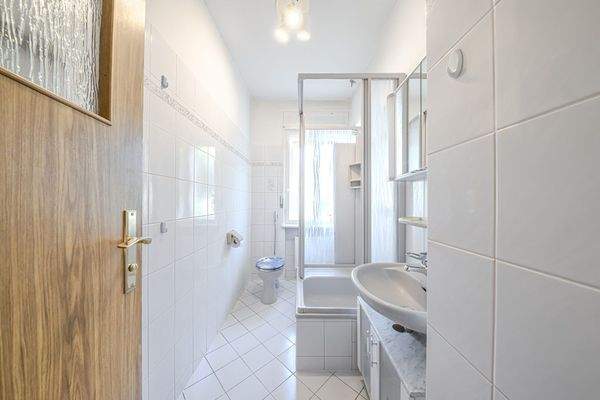 Badezimmer Hochparterre