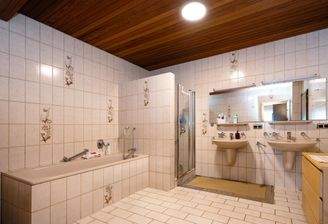 Badezimmer EG