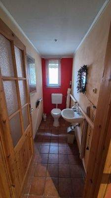 Wohnhaus Gäste WC 134532.jpg