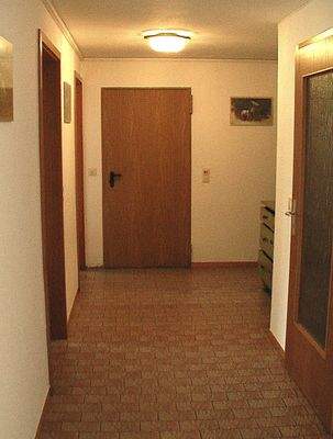 10 Flur im UG.JPG