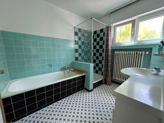 Badezimmer EG